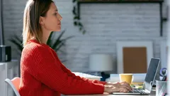 Wat je houding zegt over emoties: psychologen leggen uit hoe je lichaam geheimen onthult