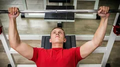 Niet voor de spieren, maar voor jezelf: trainingen die je lichaam echt sterk maken