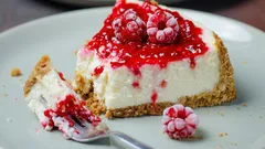 Zonder oven en mascarpone: een eenvoudig en snel recept voor een bessen-cheesecake