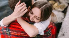 De voordelen van knuffelen: hoe vaak moet je iemand omhelzen om gelukkiger te worden