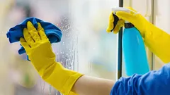 Met dit middel hoef je je ramen maar één keer in te wrijven - condens verschijnt niet meer