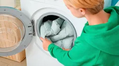 Koud water helpt niet: expert noemt dingen die je alleen op hoge temperatuur moet wassen