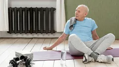 Na je 60e kan je lichaam sterker worden: slechts drie oefeningen die je evenwicht verbeteren